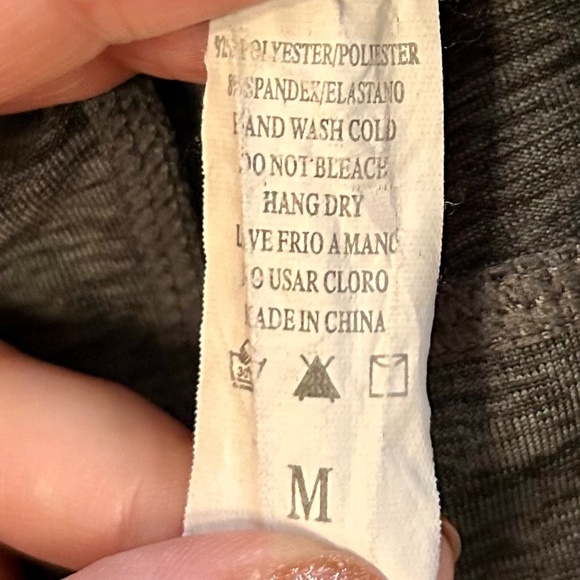 Women’s Dark Gray Leggings with Pockets, Size Medium - Picture 6 of 6